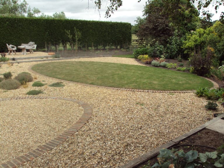circular lawn in gravel garden tony britton landscaping